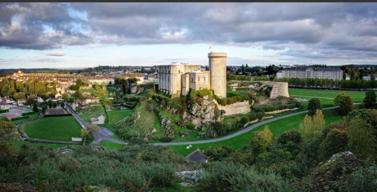 La Chambre Des Remparts Falaise  Dış mekan fotoğraf